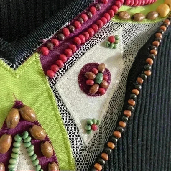 DOLCE CABO Boho Tribal Fitted Rib Beaded Long Sleeve V-Neck Cropped Sweater(4/6) - Picture 4 of 8